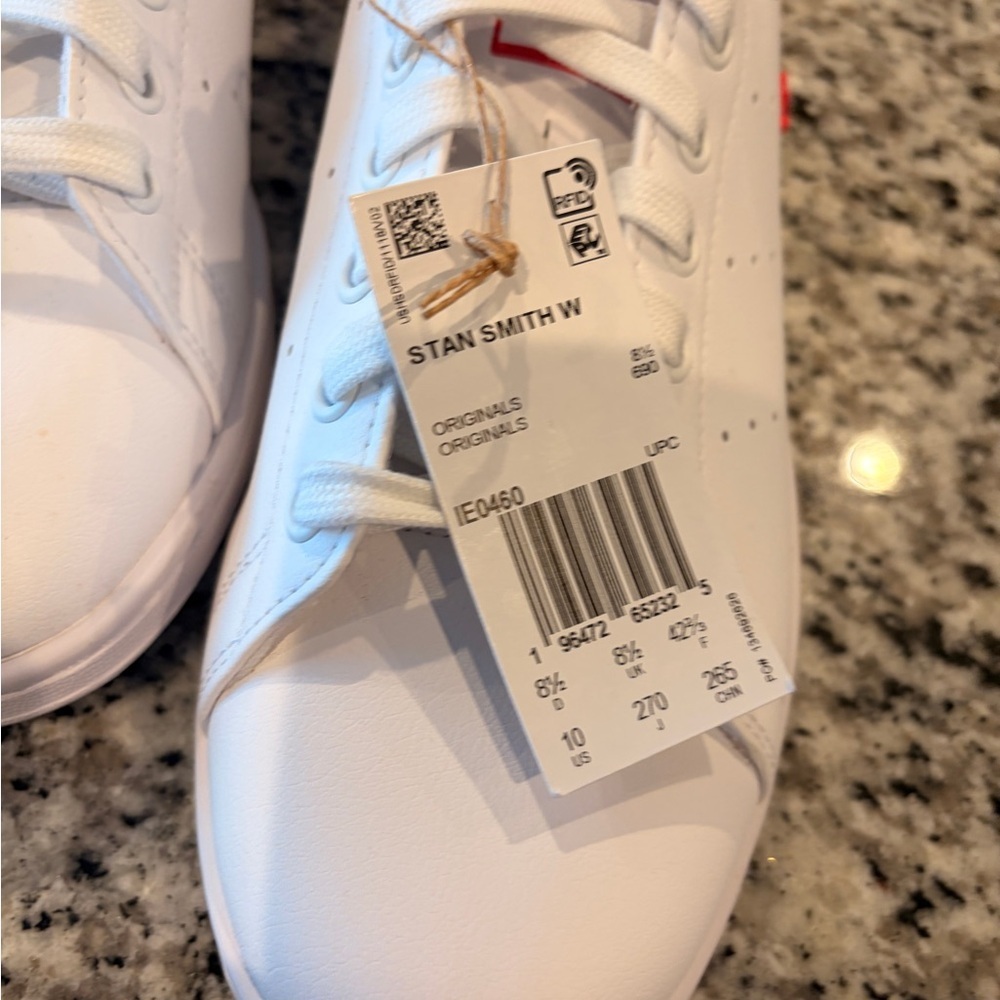 NWT Stan Smith Adidas White and Red Sneakers Size 10 - Picture 2 of 6